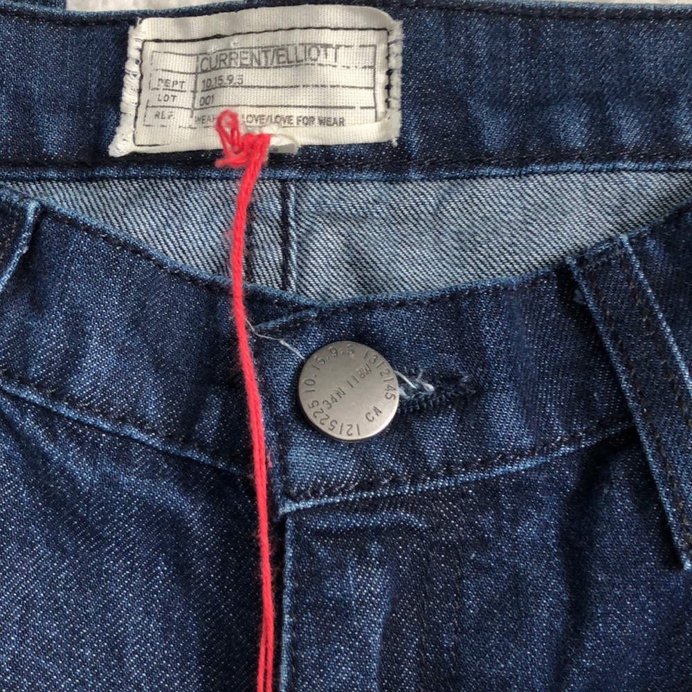 Current Elliott the stove pipe blue jeans. - Picture 6 of 7